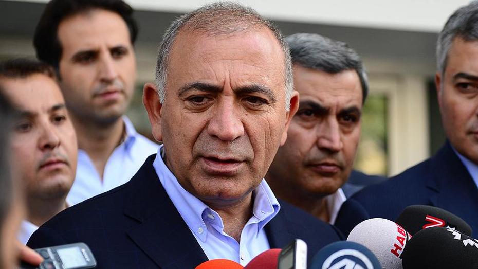 CHP İstanbul İl Kongresi'nde Gelişmeler: Tedbir Kararı Kaldırıldı ve Görevler Son Buldu