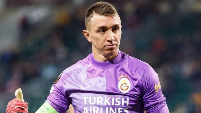 galatasaray-kalecisi-muslera-genç-çocuklar-sakatlar-DiyZ'ler