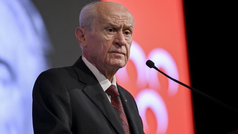 Devlet Bahceli: Kaotik Türkiye için gizlenenler için bir karar almalı