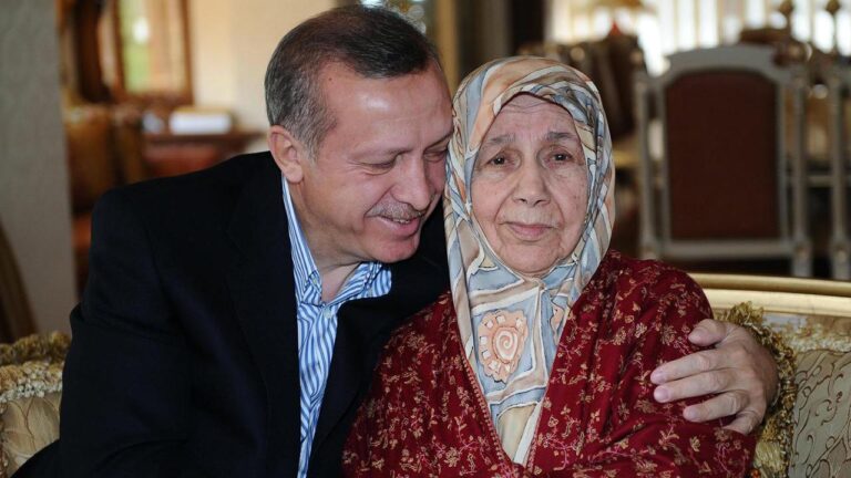 Cumhurbaşkanı Erdoğan’dan “Anneler Günü” mesajı