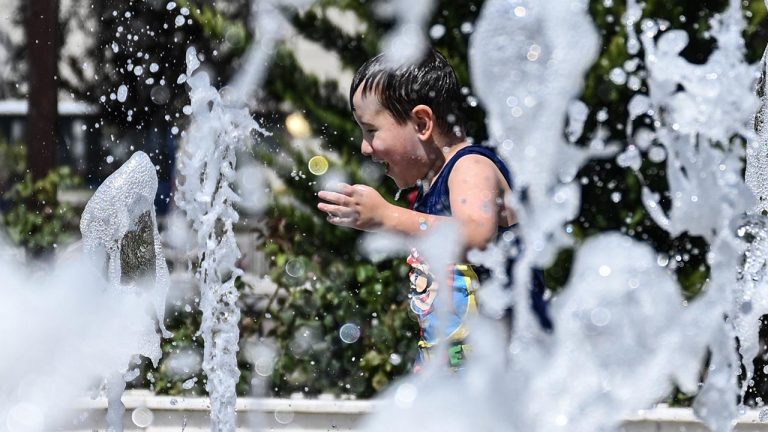 Sıcak havayla hissedilen nem bugün de etkili olacak