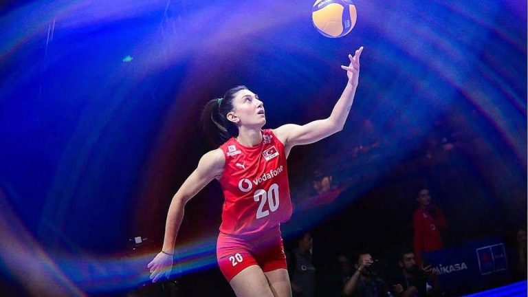 Yaprak Erkek Kimdir? Nereli ve Boyu Kaç? Milli Voleybolcu Yaprak aslen nereli? Yaprak’ın Hayatı ve Kariyeri!